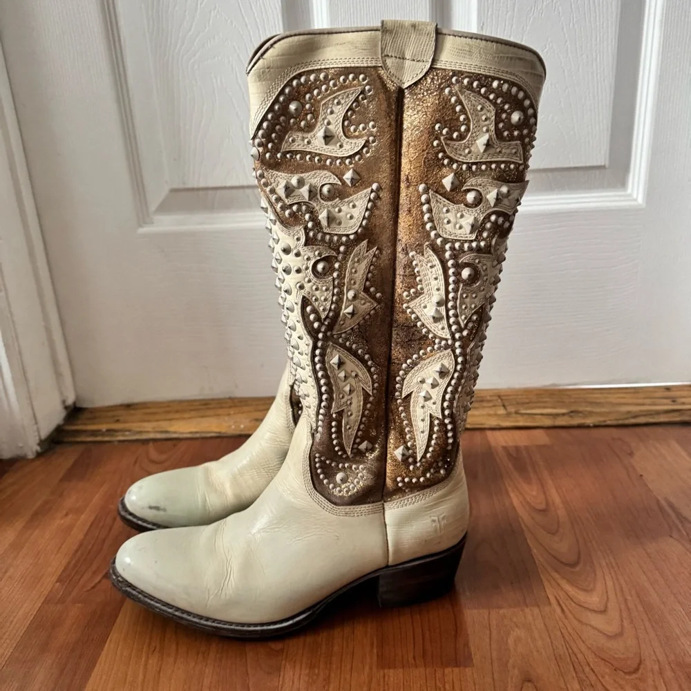 FRYE Off White Handmade Studded Genuine Leather Western Boots 🤍 - Picture 4 of 15